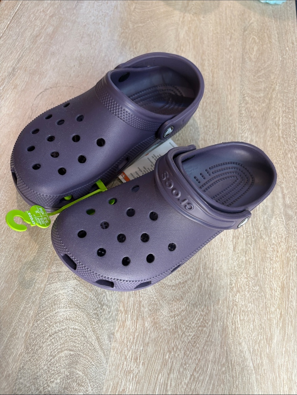 CROCS Classic Clog in Plum